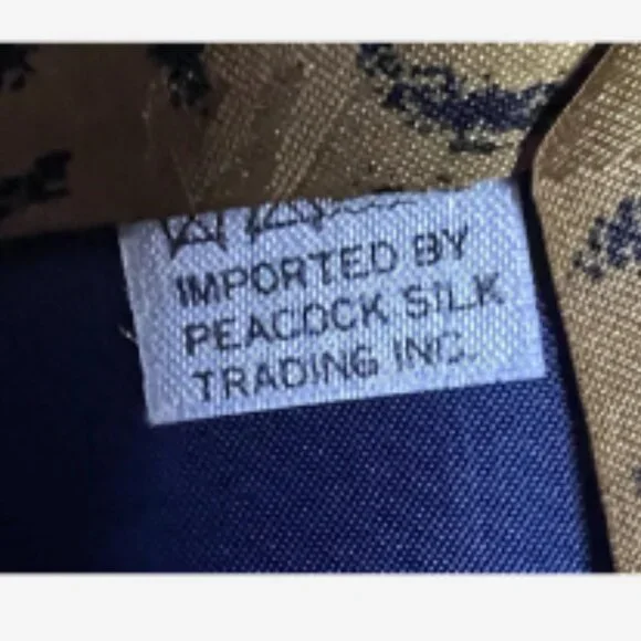 Langston's Men Tie Classic Cut Abstract Design 100% Silk Burgundy/Purple/Black - Picture 5 of 5